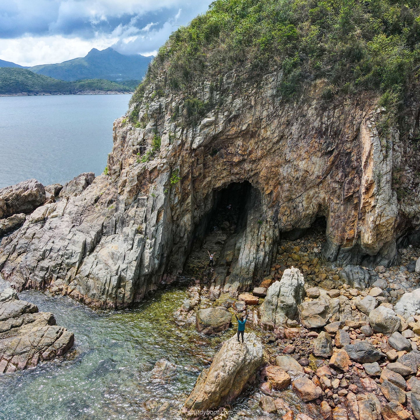 ハーフムーンベイ(ハップマンベイ、シャープ島)