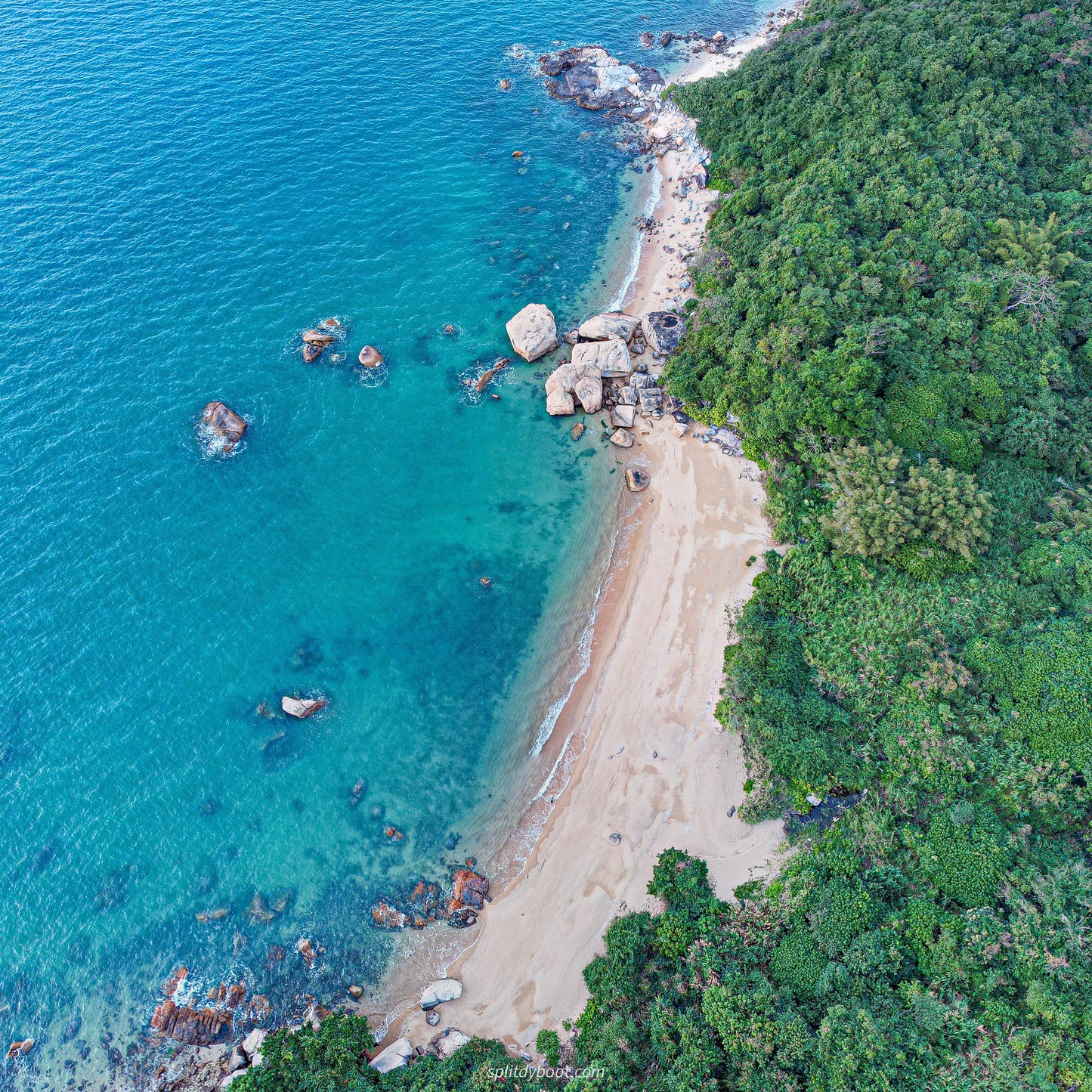 哈美湾(ラマ島)
