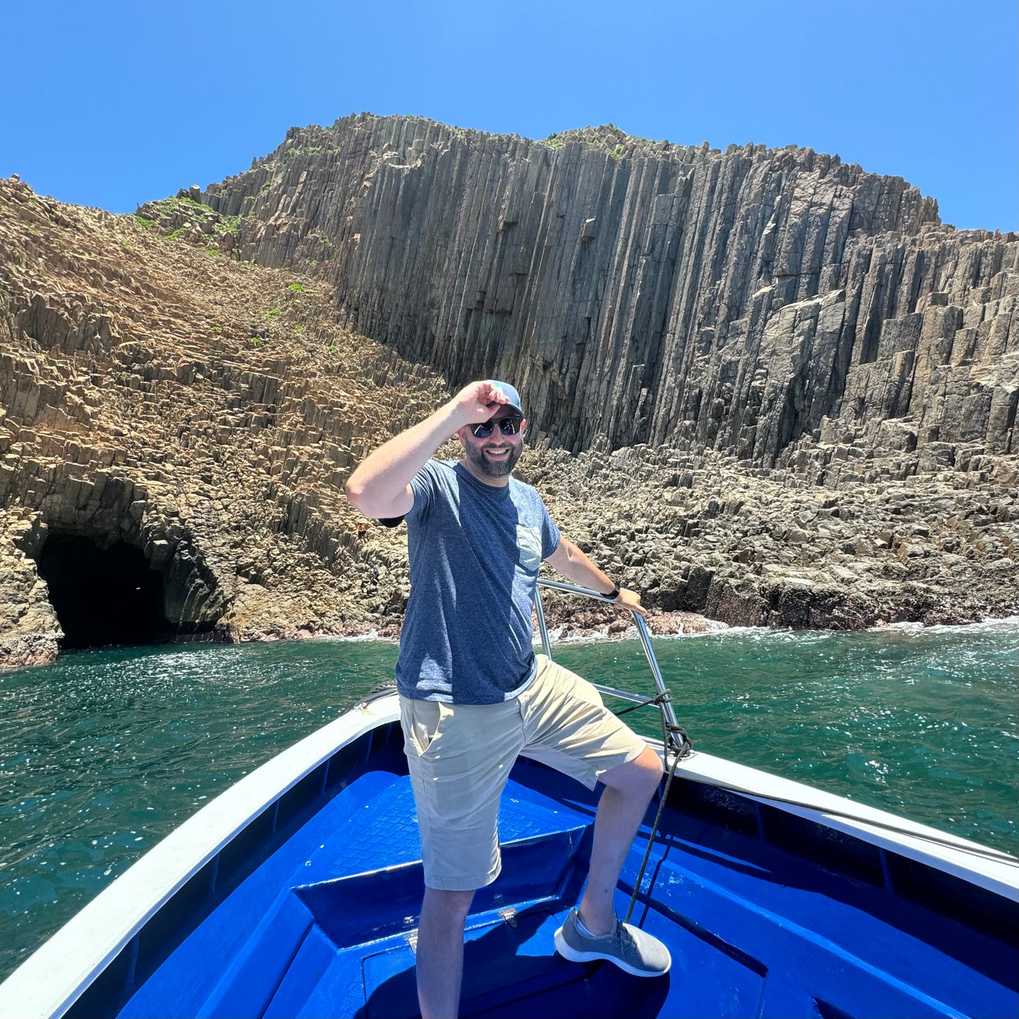 Boat Tour of the Sai Kung Volcanic Rock Region (2 hours)