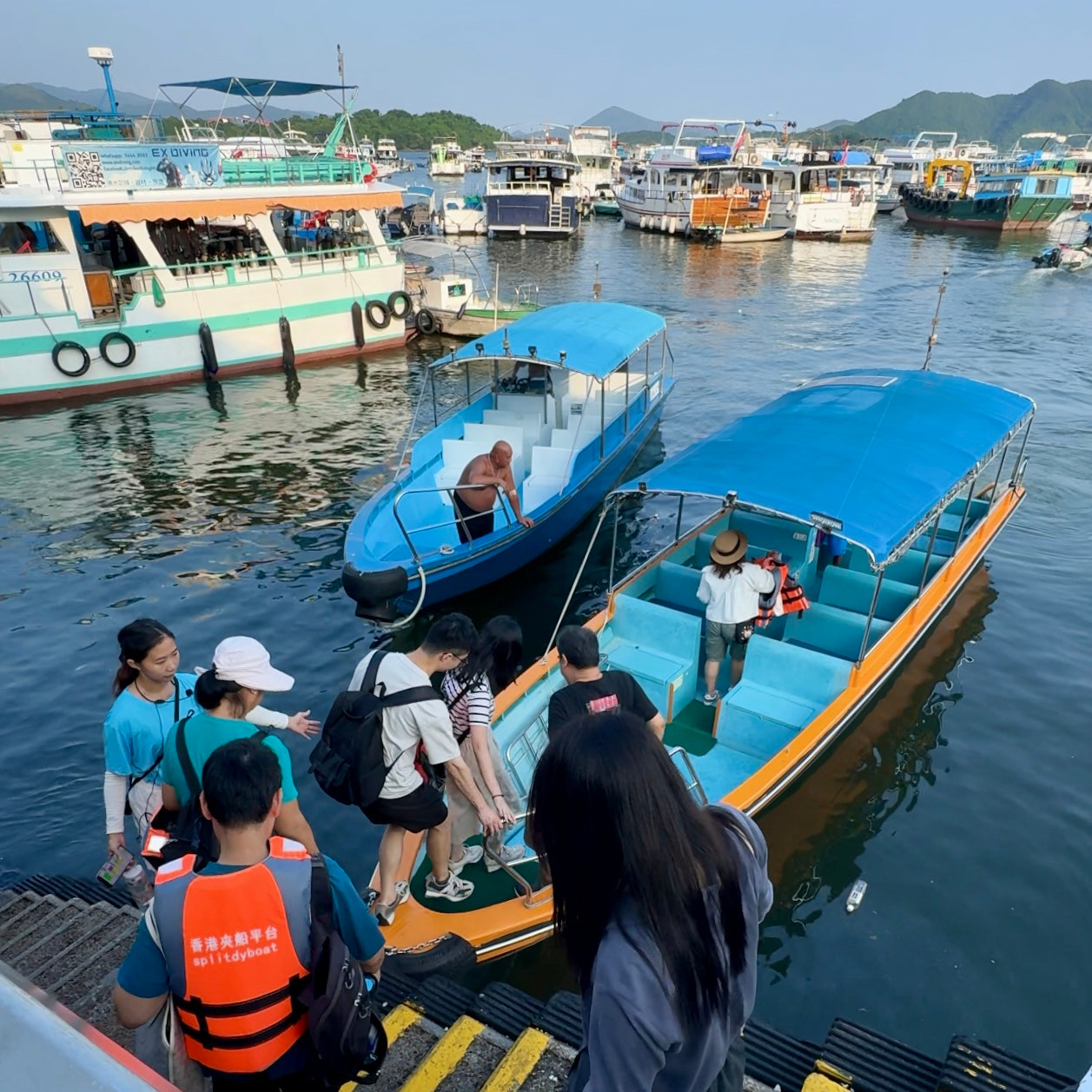 サイクンスピードボートチャーター