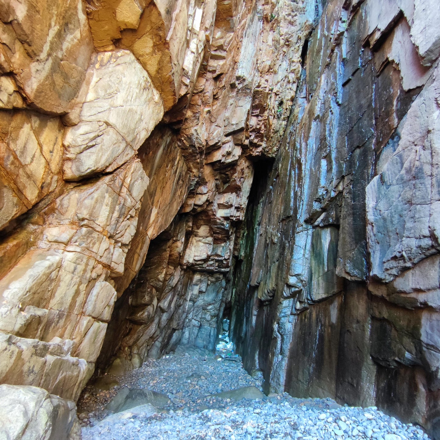 Geopark Coasteering Tour thorugh Hong Kong's Longest Sea Cave