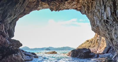 Kayaking Tour in Hong Kong Crossing Three Dragon Mouth Tunnel Cave