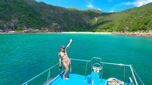 Discover Hong Kong’s Stunning Coastline with Splitdyboat’s Yacht Island Hopping Tour