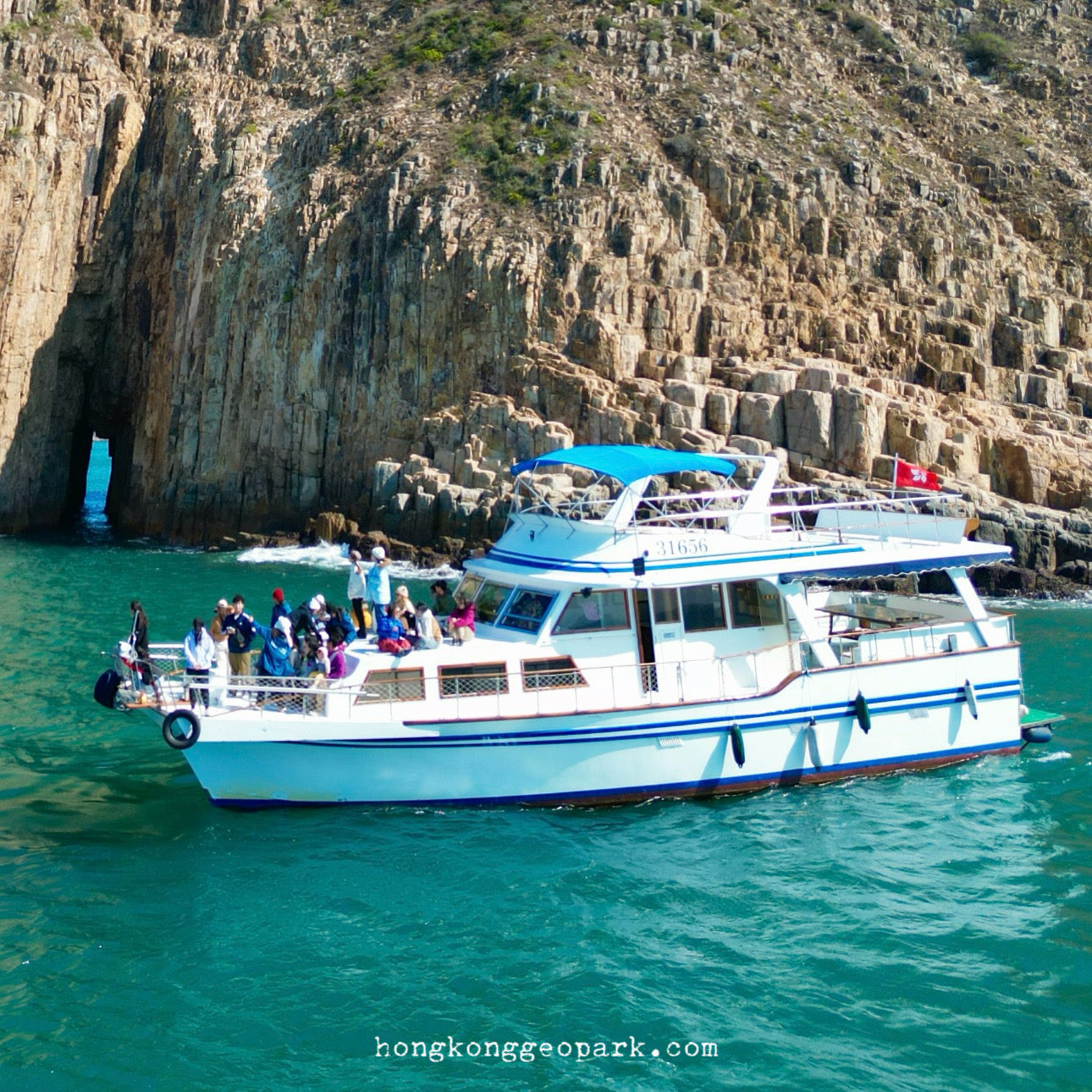 Private Hong Kong Yacht Tour (Browse All Yacht in Hong Kong)