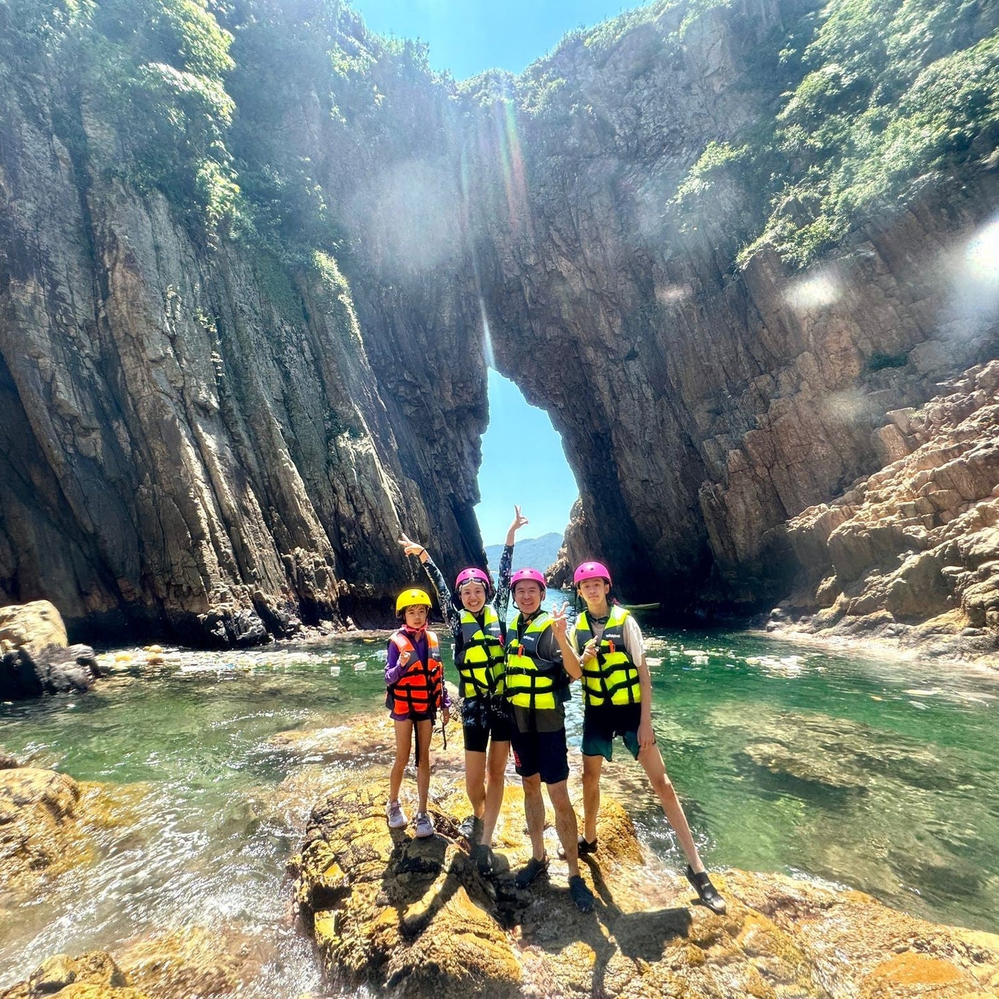 (3,5 ore) Coasteering alle Doppie Archi Marine e Snorkeling nell'Area Nascosta di Corallo