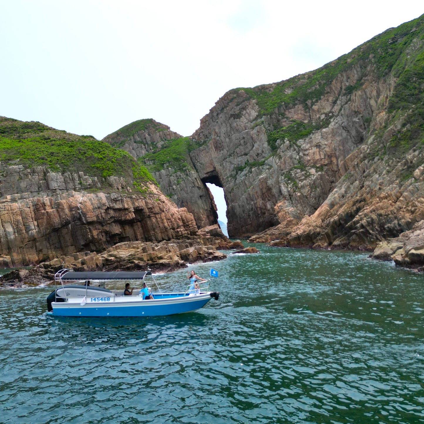 Visite touristique du volcan Geopark Four Sea Arches (Édition Yacht) *4 heures
