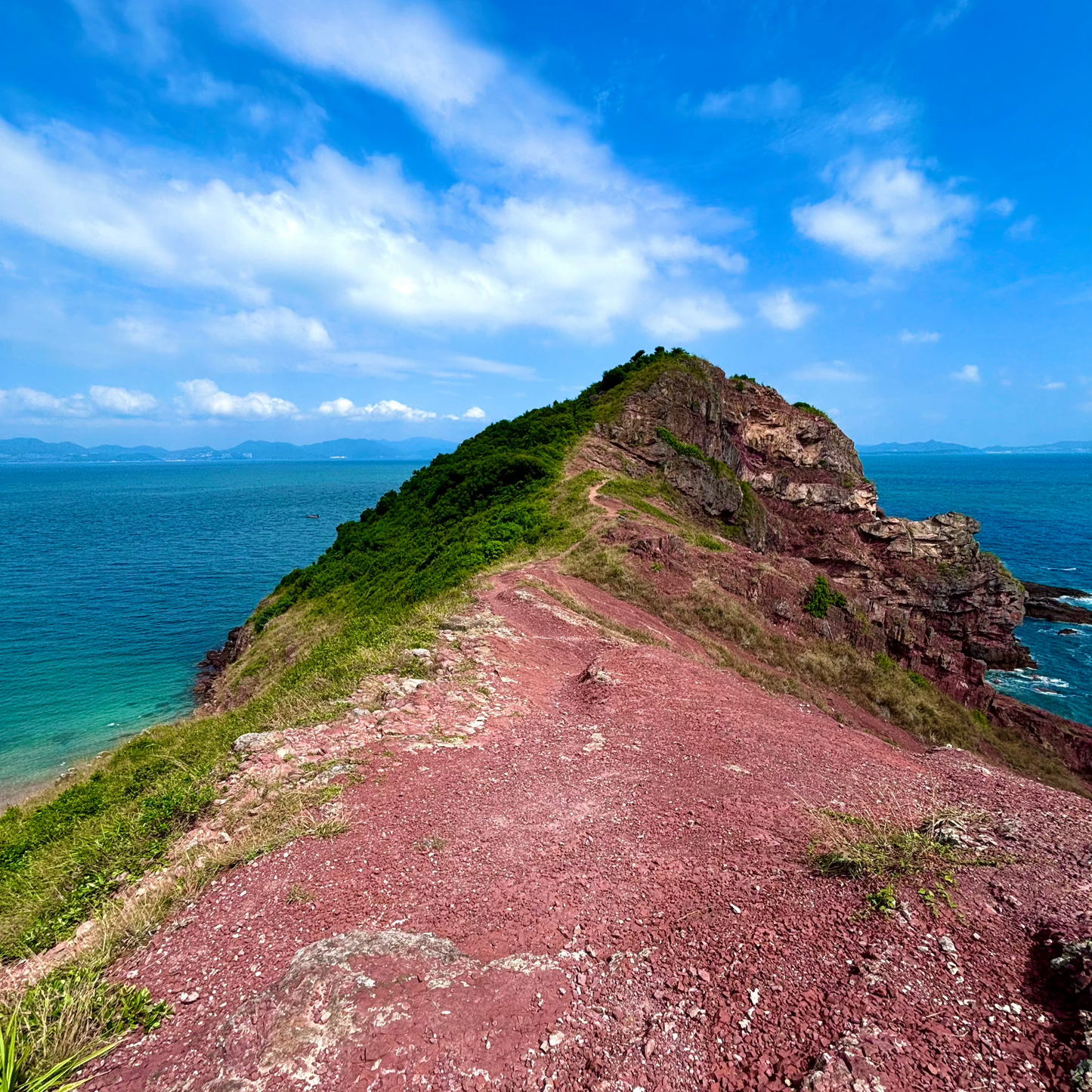 Geopark Port Island (Dinosaur Island) Hiking Tour