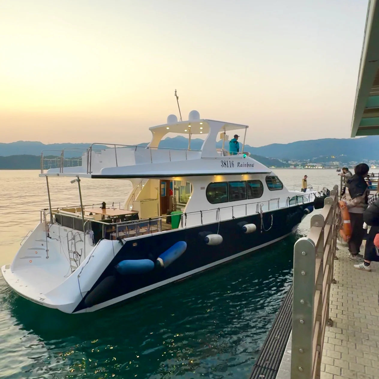 38116 (52人) - 香港遊艇