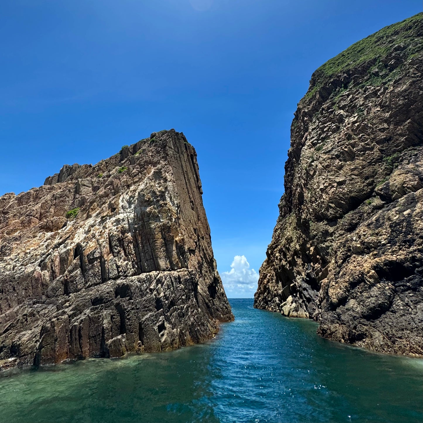 Geopark Four Sea Arches Volcano Sightseeing Tour (Yacht Edition) *5 hrs