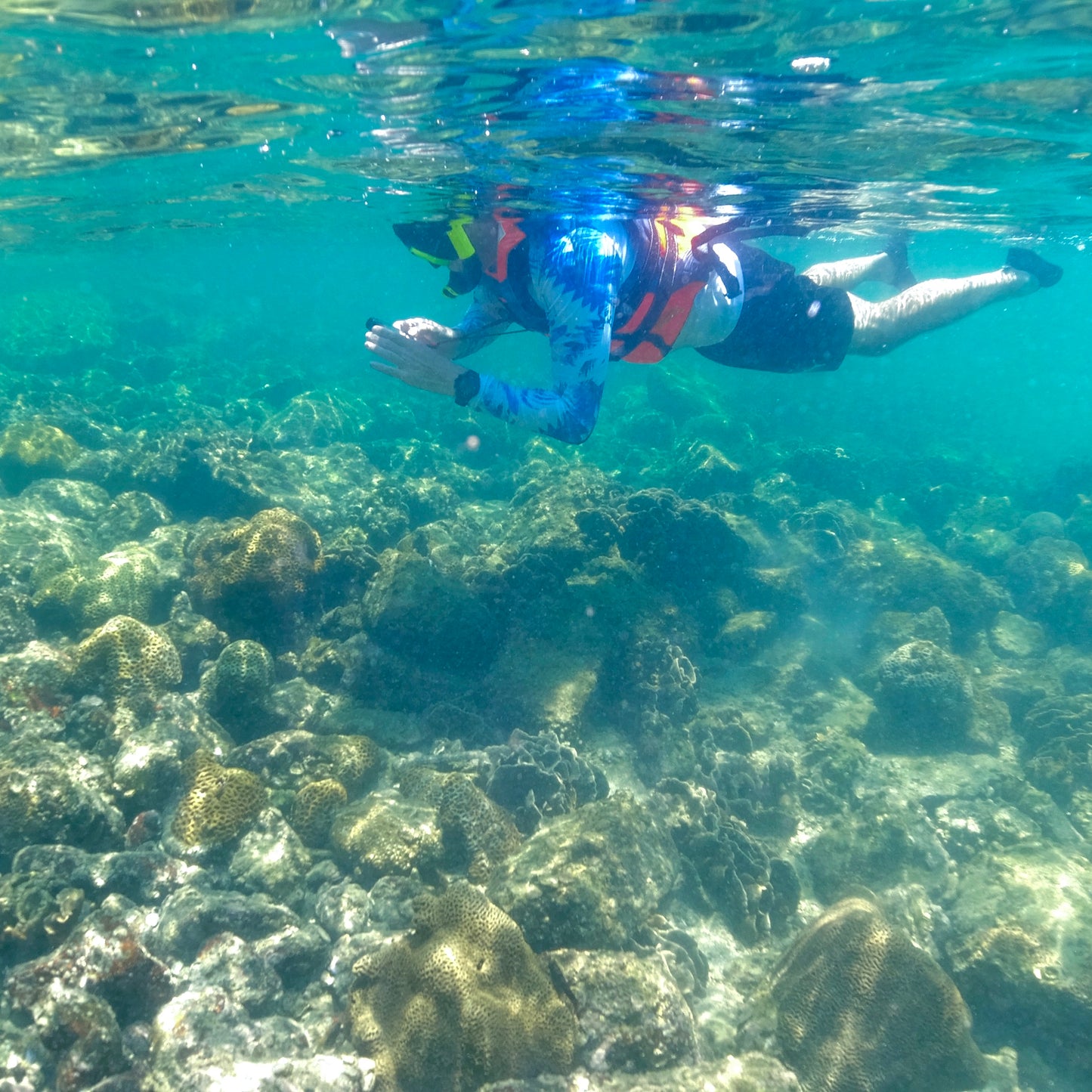 (6.5 hrs) Private Yacht Hong Kong Snorkelling Tour + Beach & Water Toys Session